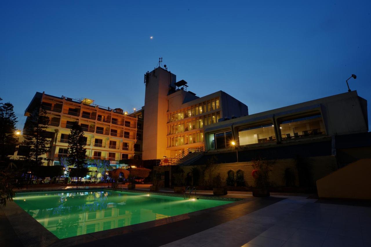 Pearl Continental Hotel, Peshawar Exterior photo
