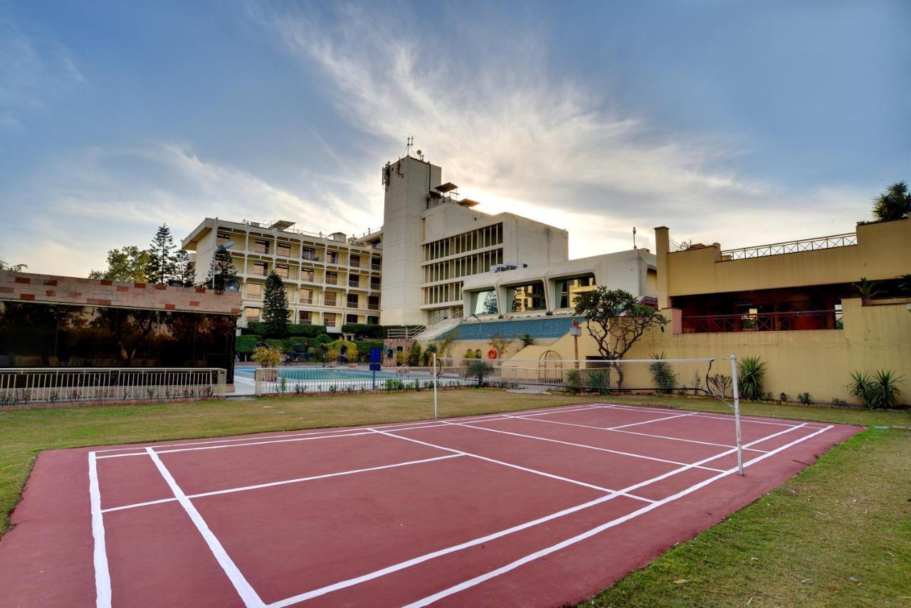 Pearl Continental Hotel, Peshawar Exterior photo